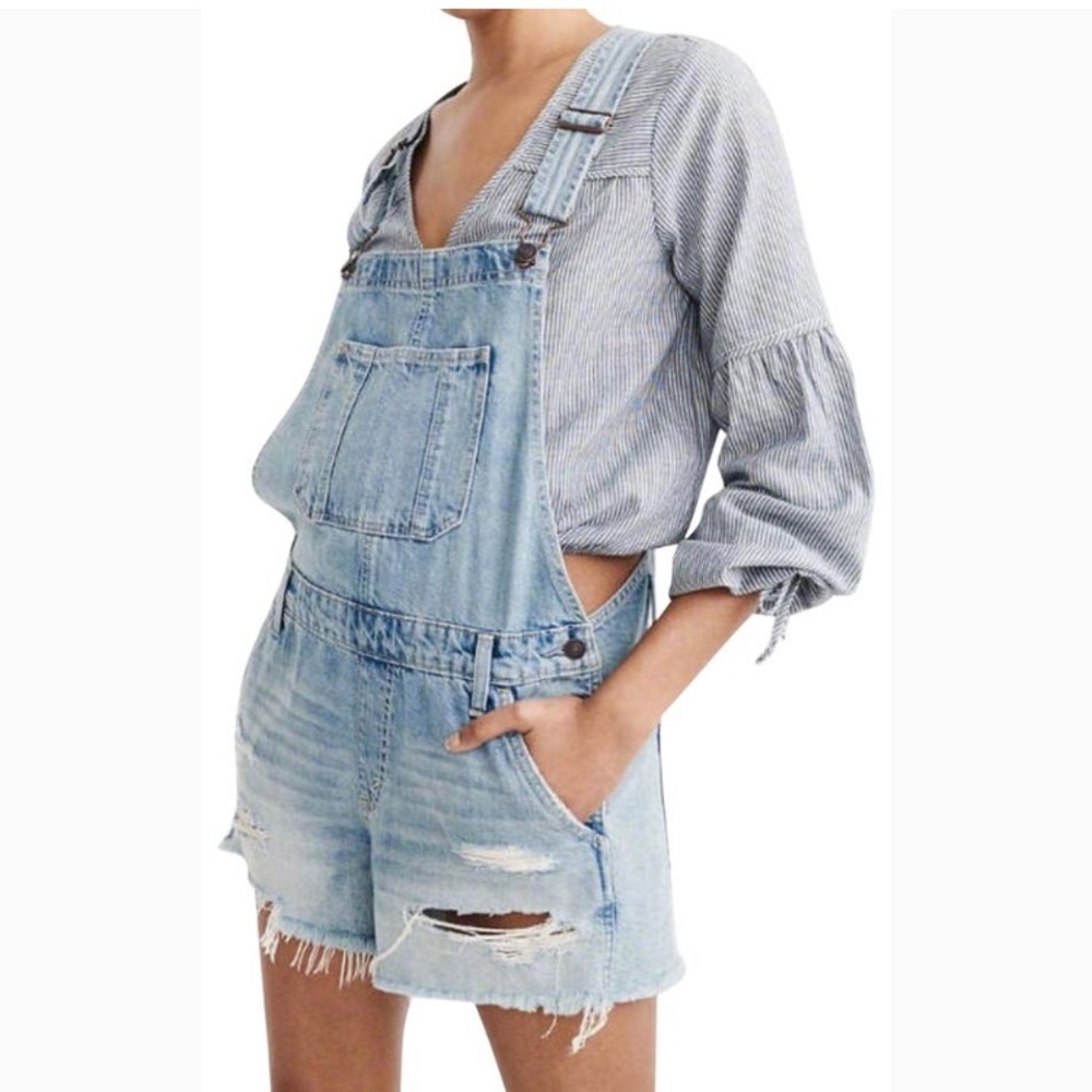 Abercrombie medium wash overalls sz small